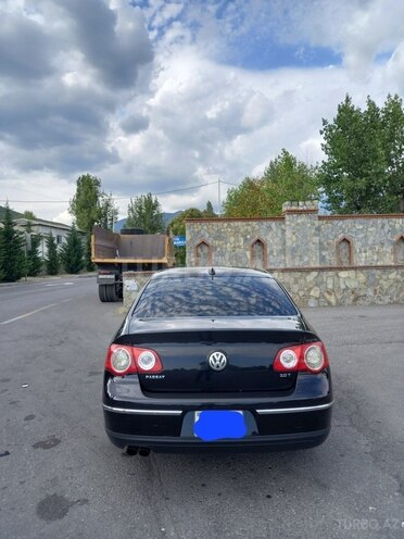 Volkswagen Passat 2005, 251,327 km - 2.0 l - Şəki