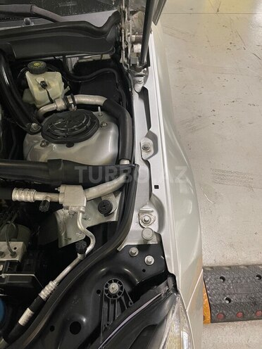 Mercedes E 220 2010, 235,000 km - 2.2 l - Gəncə