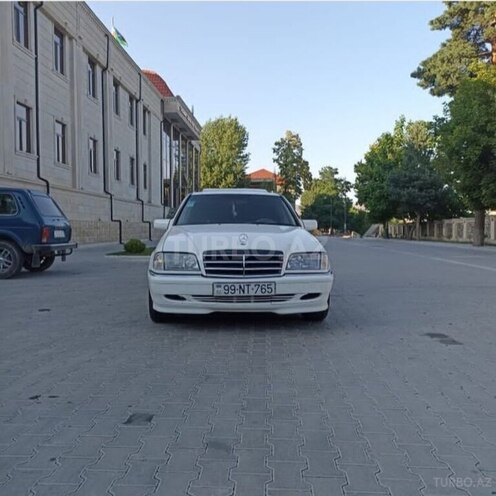 Mercedes C 230 1999, 369,852 km - 2.3 l - Ucar