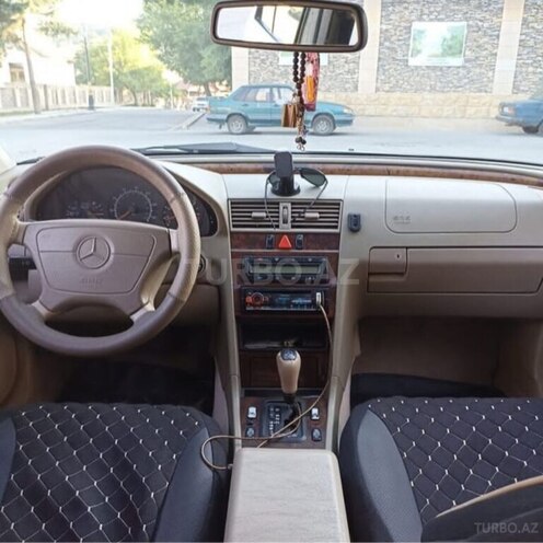 Mercedes C 230 1999, 369,852 km - 2.3 l - Ucar