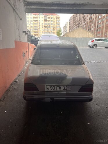 Mercedes E 220 1993, 250,000 km - 2.2 l - Bakı
