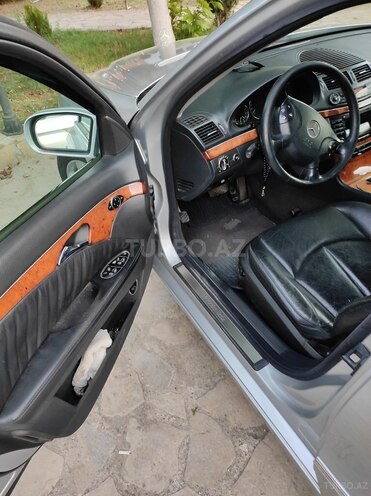 Mercedes E 240 2002, 300,000 km - 2.4 l - Gəncə