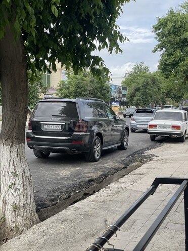 Mercedes GL 550 2007, 12,000 km - 5.5 l - Sabirabad