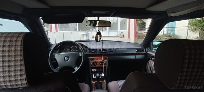 Mercedes E 200 1992, 390,000 km - 2.0 л - Lənkəran