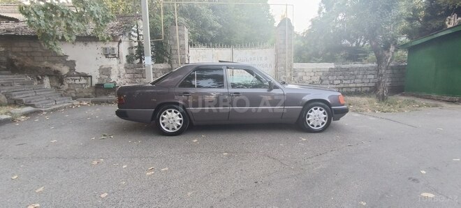 Mercedes E 200 1992, 390,000 km - 2.0 л - Lənkəran