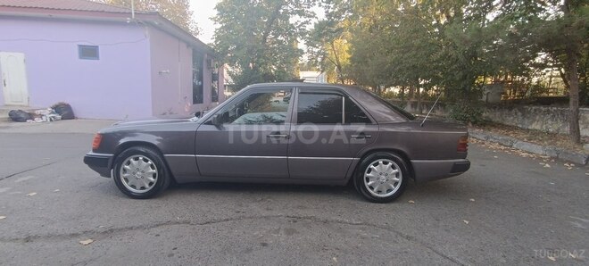 Mercedes E 200 1992, 390,000 km - 2.0 л - Lənkəran