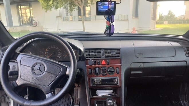 Mercedes C 220 2000, 350,000 km - 2.2 l - Bakı