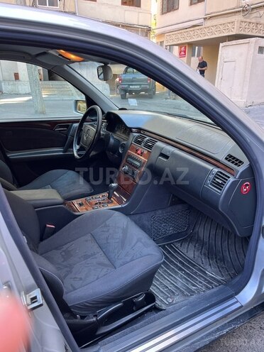 Mercedes E 240 1998, 221,000 km - 2.4 l - Bakı