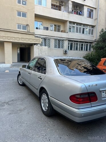 Mercedes E 240 1998, 221,000 km - 2.4 l - Bakı