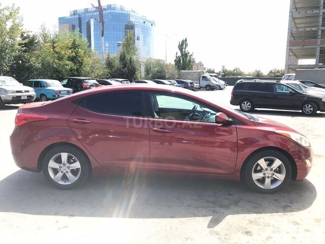 Hyundai Elantra 2013, 160,934 km - 1.8 л - Sabirabad
