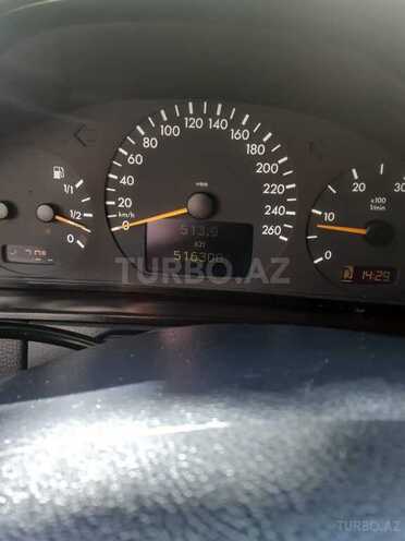 Mercedes E 220 2001, 516,300 km - 2.2 l - Bakı