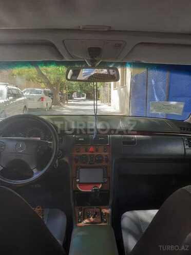 Mercedes E 220 2001, 516,300 km - 2.2 l - Bakı