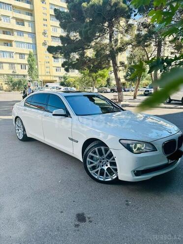 BMW 750 2009, 202,000 km - 4.4 л - Bakı