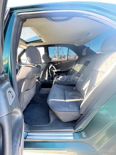 Mercedes E 230 1995, 328,000 km - 2.3 l - Bakı