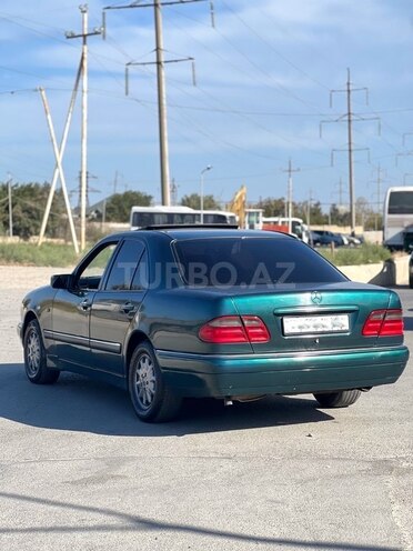 Mercedes E 230 1995, 328,000 km - 2.3 l - Bakı
