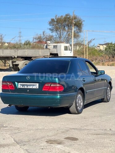 Mercedes E 230 1995, 328,000 km - 2.3 l - Bakı
