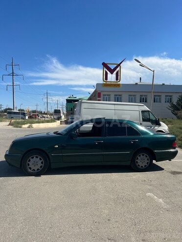 Mercedes E 230 1995, 328,000 km - 2.3 l - Bakı