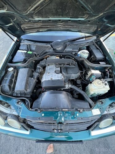 Mercedes E 230 1995, 328,000 km - 2.3 l - Bakı