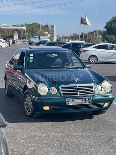 Mercedes E 230 1995, 328,000 km - 2.3 l - Bakı