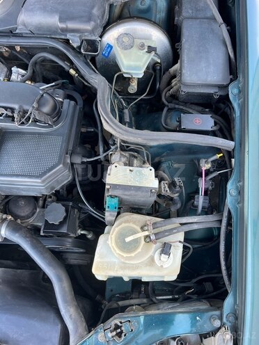 Mercedes E 230 1995, 328,000 km - 2.3 l - Bakı