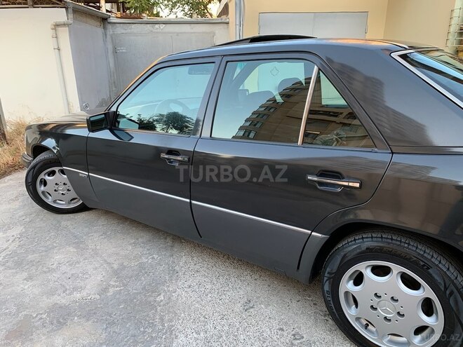 Mercedes E 220 1994, 380,000 km - 2.2 л - Bakı