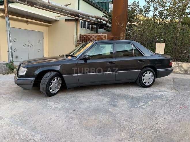 Mercedes E 220 1994, 380,000 km - 2.2 л - Bakı