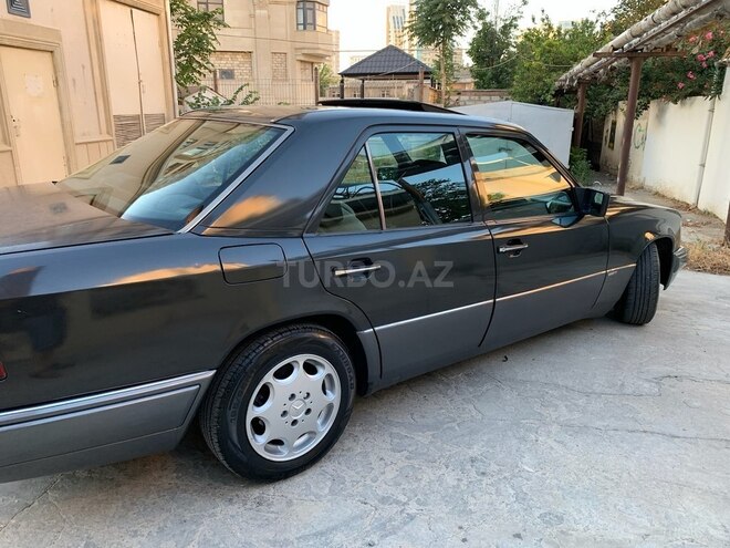 Mercedes E 220 1994, 380,000 km - 2.2 л - Bakı