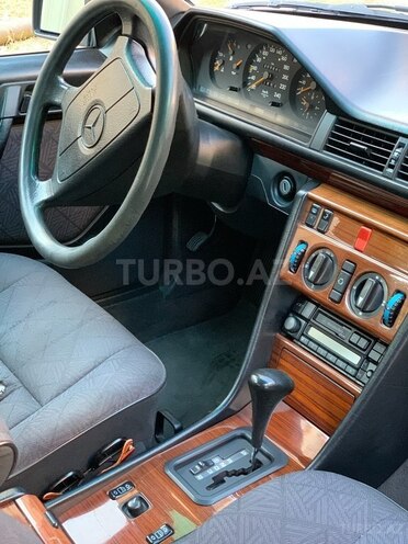 Mercedes E 220 1994, 380,000 km - 2.2 л - Bakı