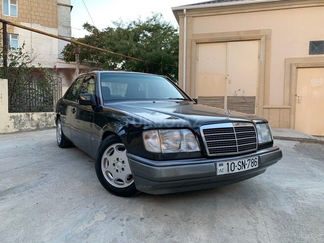 Mercedes E 220 1994, 380,000 km - 2.2 л - Bakı