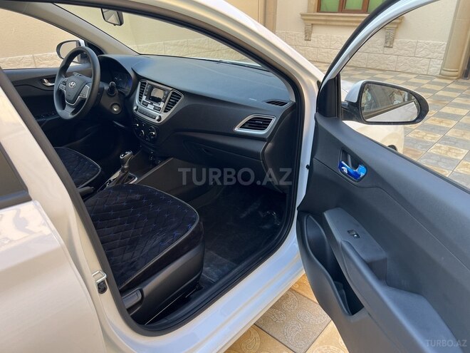 Hyundai Accent 2021, 1,900 km - 1.6 l - Gəncə