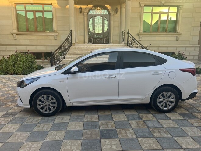 Hyundai Accent 2021, 1,900 km - 1.6 l - Gəncə
