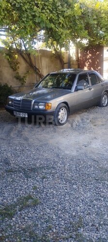 Mercedes 190 1991, 45,000 km - 2.0 л - Salyan
