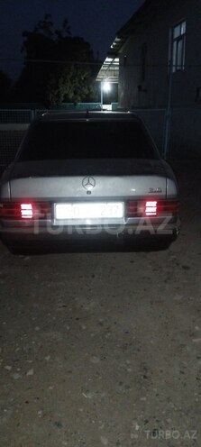 Mercedes 190 1991, 45,000 km - 2.0 л - Salyan