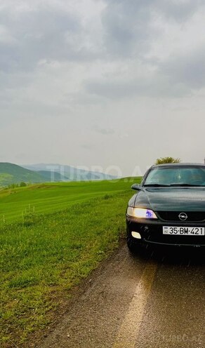 Opel Vectra 1998, 377,000 km - 2.0 л - Qazax