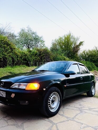 Opel Vectra 1998, 377,000 km - 2.0 л - Qazax