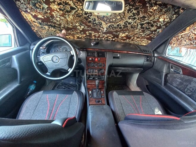 Mercedes E 200 1996, 256,987 km - 2.0 л - Bakı
