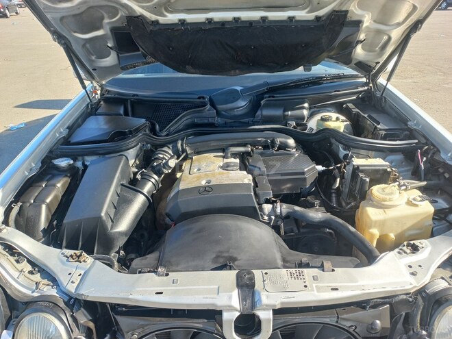 Mercedes E 200 1996, 256,987 km - 2.0 л - Bakı