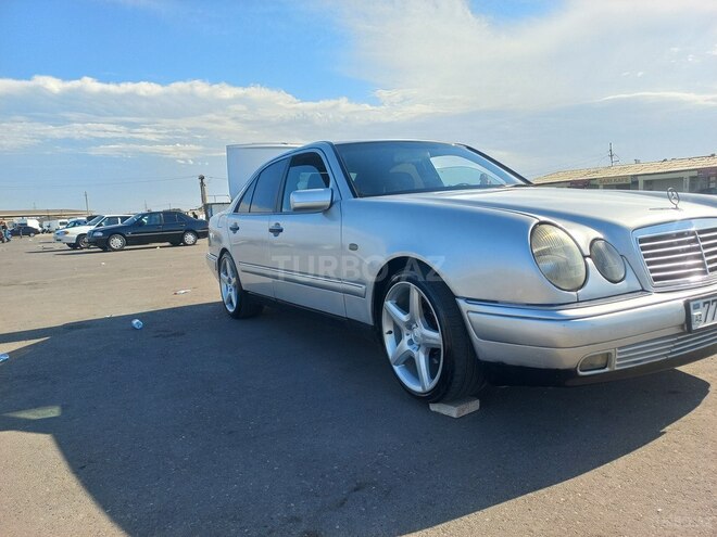 Mercedes E 200 1996, 256,987 km - 2.0 л - Bakı