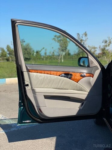 Mercedes E 240 2003, 242,135 km - 2.4 l - Bakı