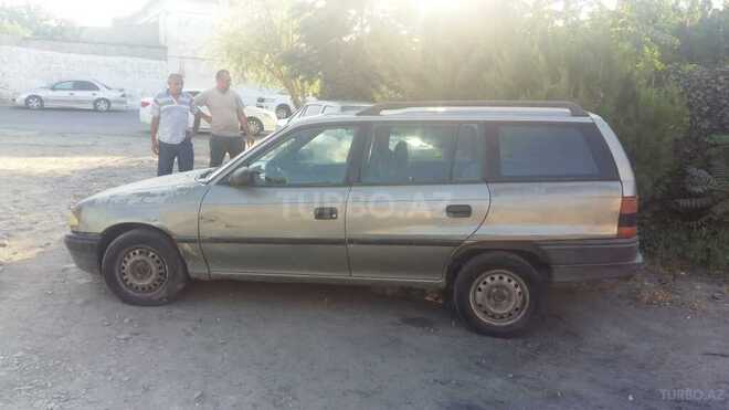 Opel Astra 1997, 235,000 km - 1.6 l - Sumqayıt