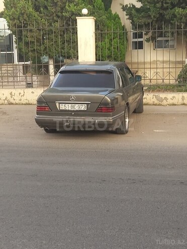 Mercedes E 300 1993, 422,000 km - 3.0 l - Bakı