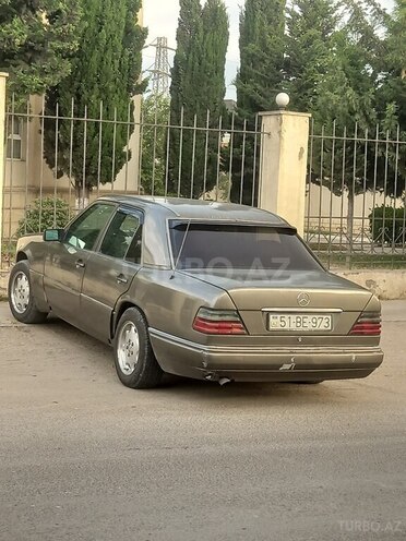 Mercedes E 300 1993, 422,000 km - 3.0 l - Bakı