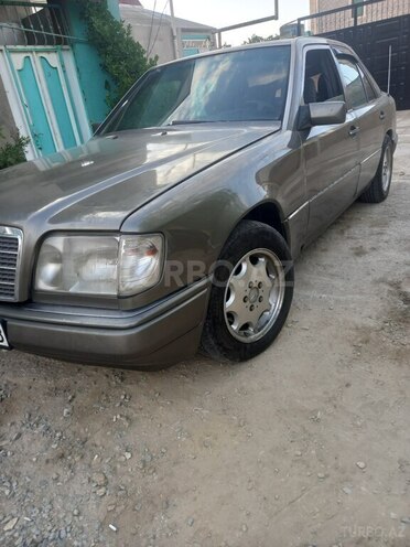 Mercedes E 300 1993, 422,000 km - 3.0 l - Bakı