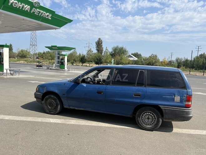 Opel Astra 1996, 353,000 km - 1.6 l - Ağcabədi