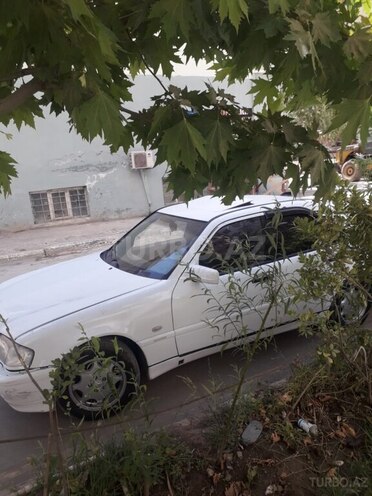 Mercedes C 180 1995, 200,000 km - 1.8 л - Bakı
