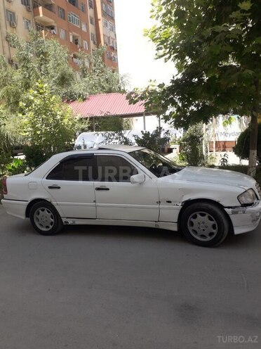 Mercedes C 180 1995, 200,000 km - 1.8 л - Bakı