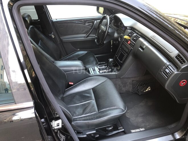 Mercedes E 320 2001, 181,528 km - 3.2 л - Masallı