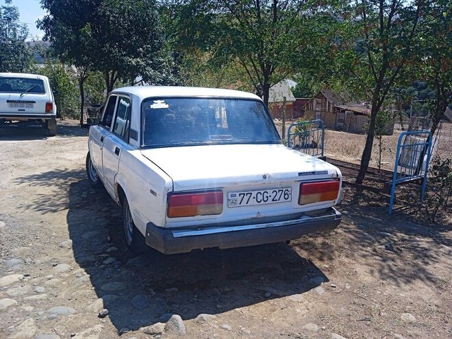 LADA (VAZ) 2107 2004, 10,000 km - 1.6 л - Yardımlı