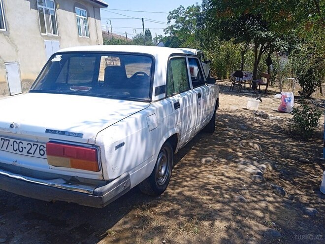LADA (VAZ) 2107 2004, 10,000 km - 1.6 л - Yardımlı