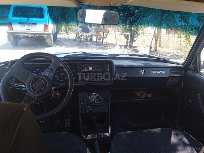 LADA (VAZ) 2107 2004, 10,000 km - 1.6 л - Yardımlı